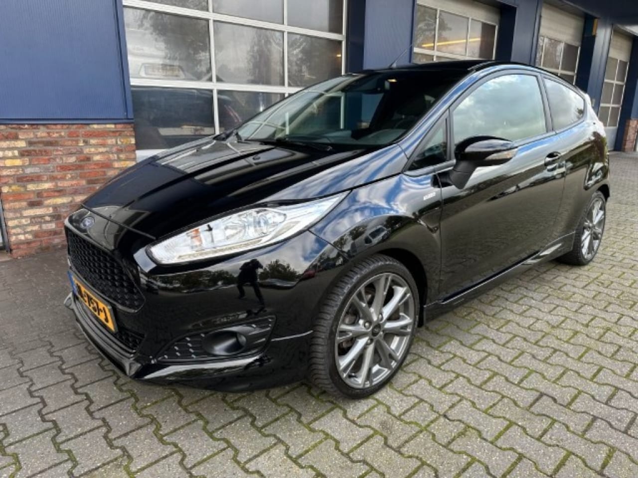 Ford Fiesta - 1.0 ECOB. ST LINE 1E Eigenaar Trekhaak 125 PK ALL IN prijs! - AutoWereld.nl