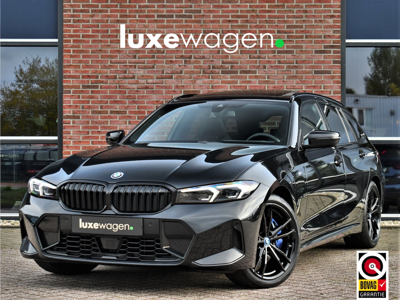 BMW 3-serie Touring - 330e xDrive M-Sport Pro Pano M-zetels ACC HUD 19inch El-klep - AutoWereld.nl