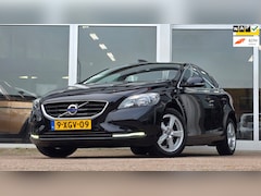 Volvo V40 - 1.6 D2 Momentum Business Harman Kardon Navi PDC APK 11-9-2026 Mooi