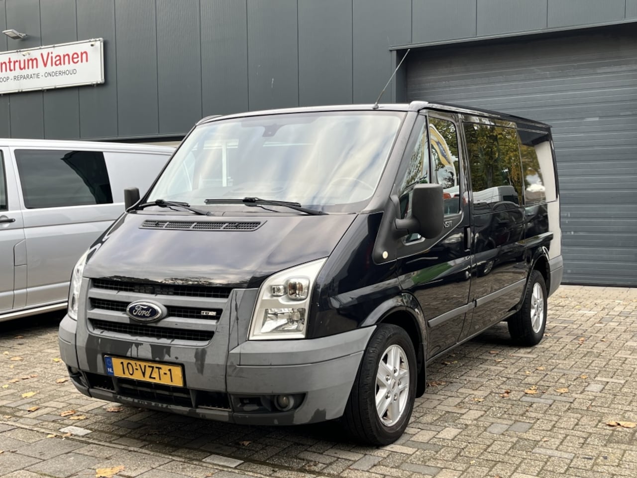 Ford Transit - 260S 2.2 TDCI DC 260S 2.2 TDCI DC - AutoWereld.nl
