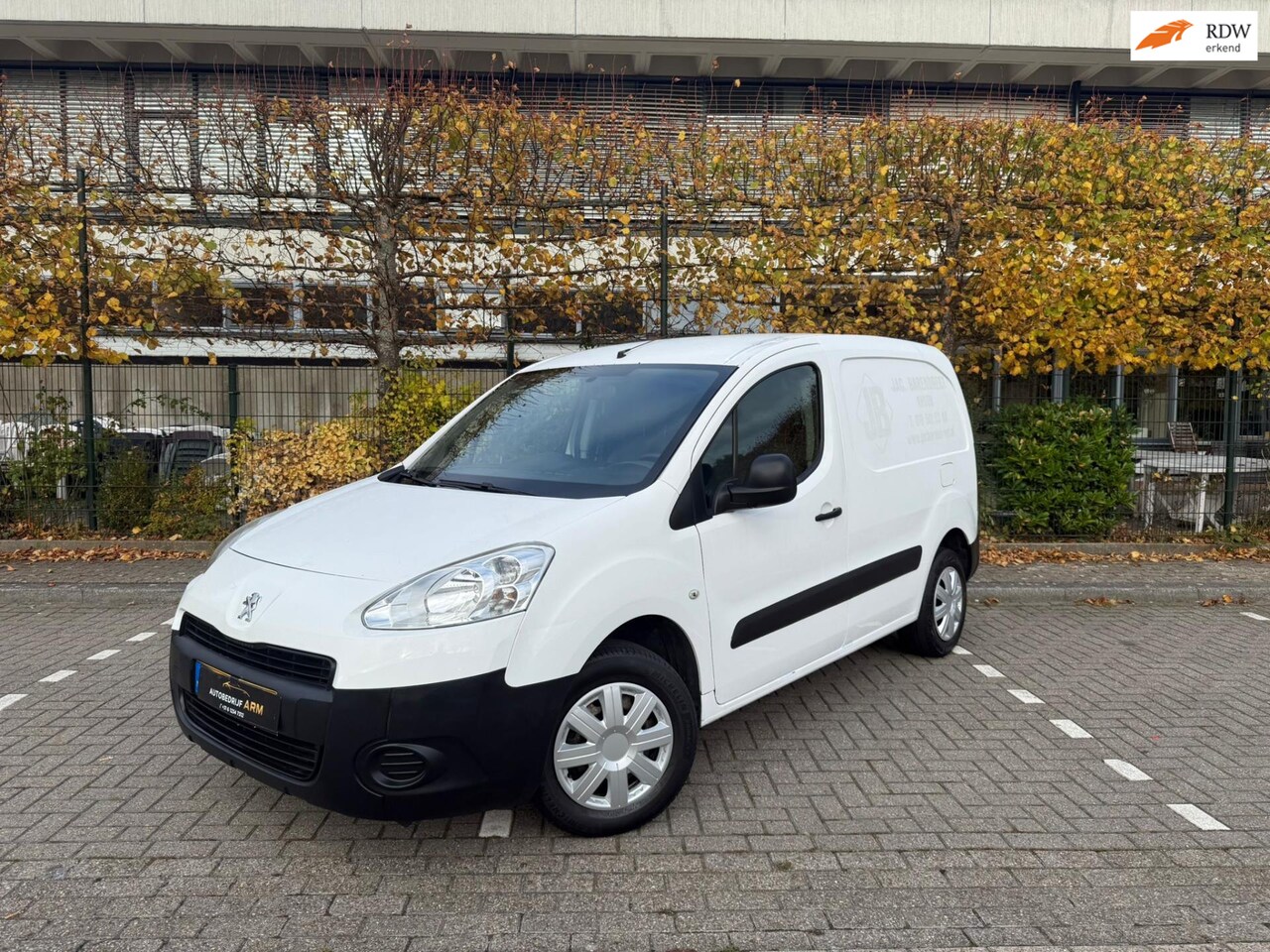 Peugeot Partner - 120 1.6 HDi EURO 5 1E EIGENAAR NAP APK NETTE BUS RIJDT SCHAKELT GOED - AutoWereld.nl