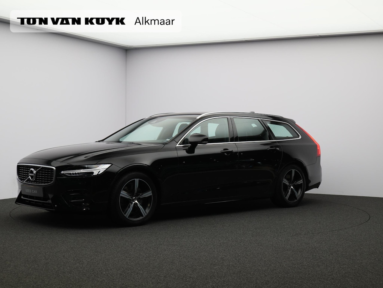 Volvo V90 - T4 R-Design / Trekhaak / Stoelverwarming / Pilot Assist / Harman Kardon Audio / Elektr. be - AutoWereld.nl