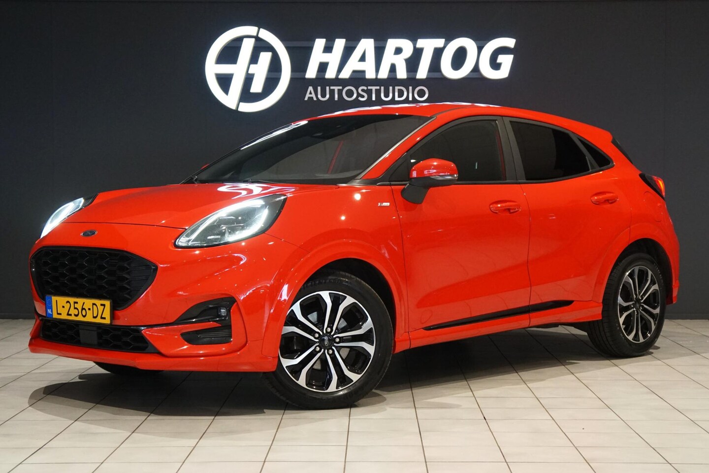 Ford Puma - 1.0 EcoBoost Hybrid ST-Line 125PK + RACE RED / CARPLAY / STOELVERWARMING - AutoWereld.nl