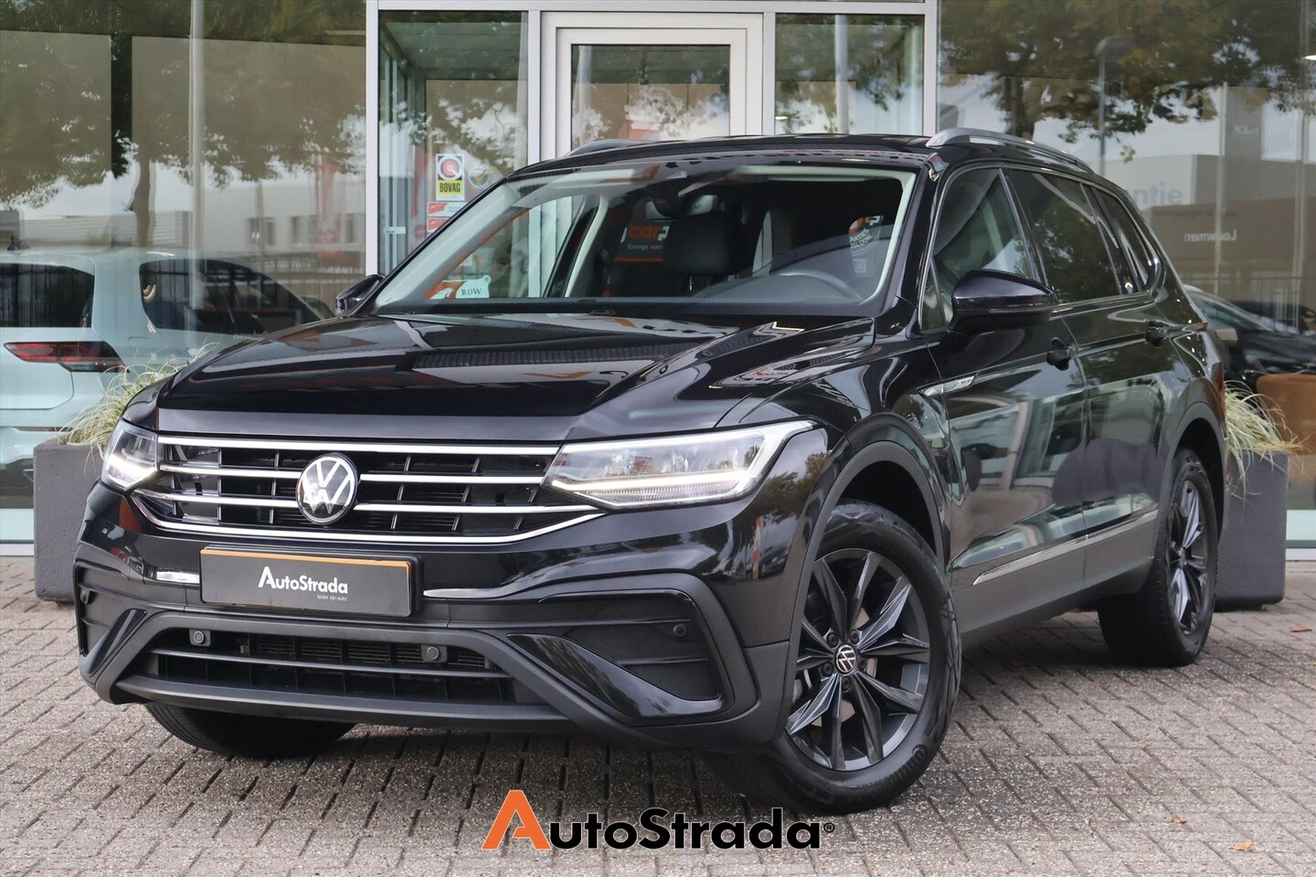 Volkswagen Tiguan Allspace - 1.5 Life Business TSI 150pk | 7-Pers | Virtual | Navi | Massage | Camera | Trekhaak | Stoe - AutoWereld.nl