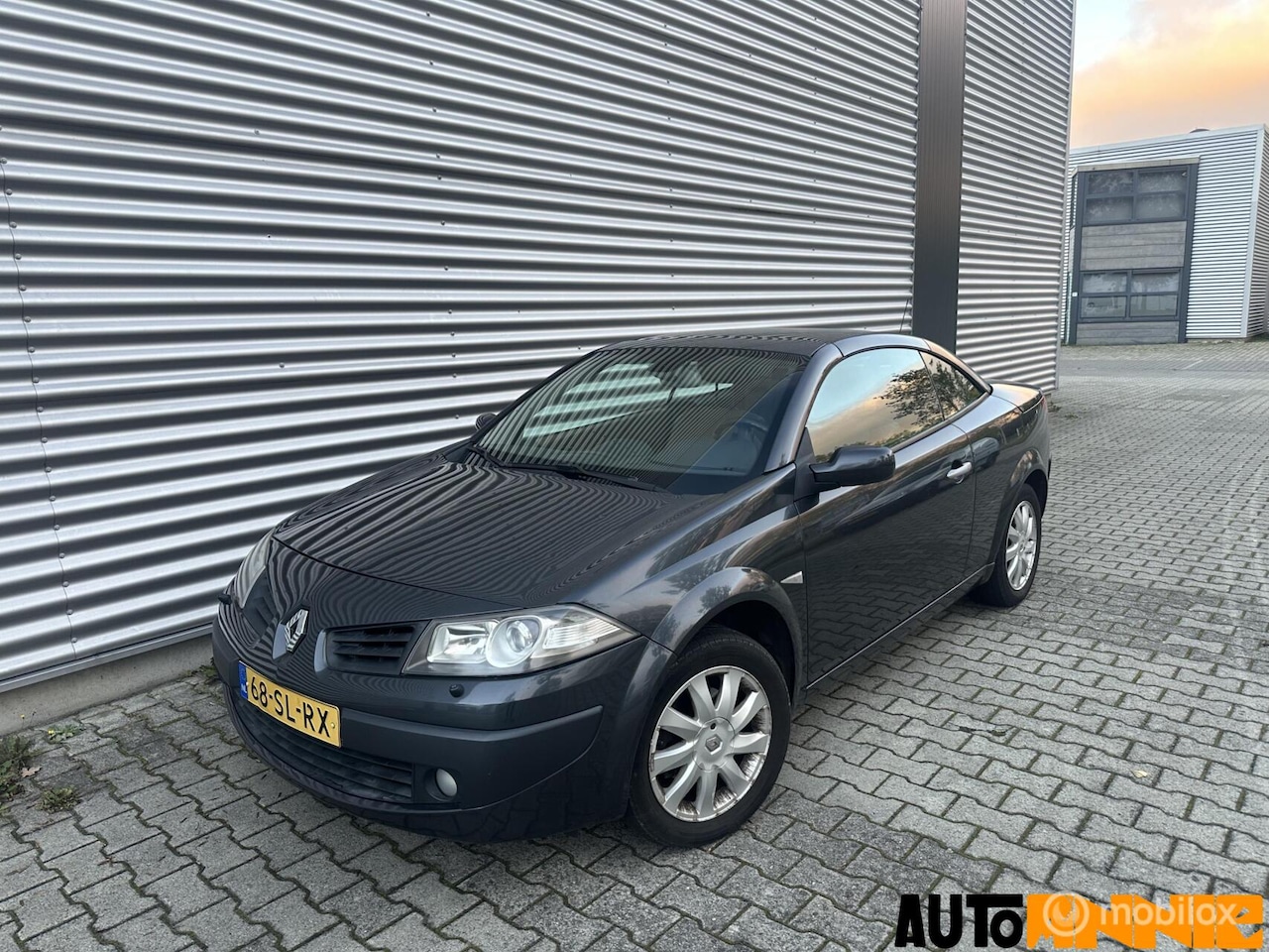 Renault Mégane coupé cabriolet - 1.6-16V Authentique 1.6-16V Authentique Nieuwe APK - AutoWereld.nl