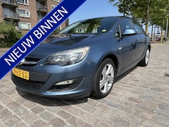 Opel Astra - 1.4 Turbo Edition navigatie airco/ecc keurige auto