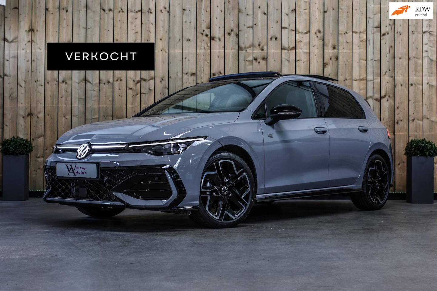 Volkswagen Golf - 1.5 TSI R-Line *Pano*H/K*Camera*Head-Up*Trekhaak*IQ Led* - AutoWereld.nl