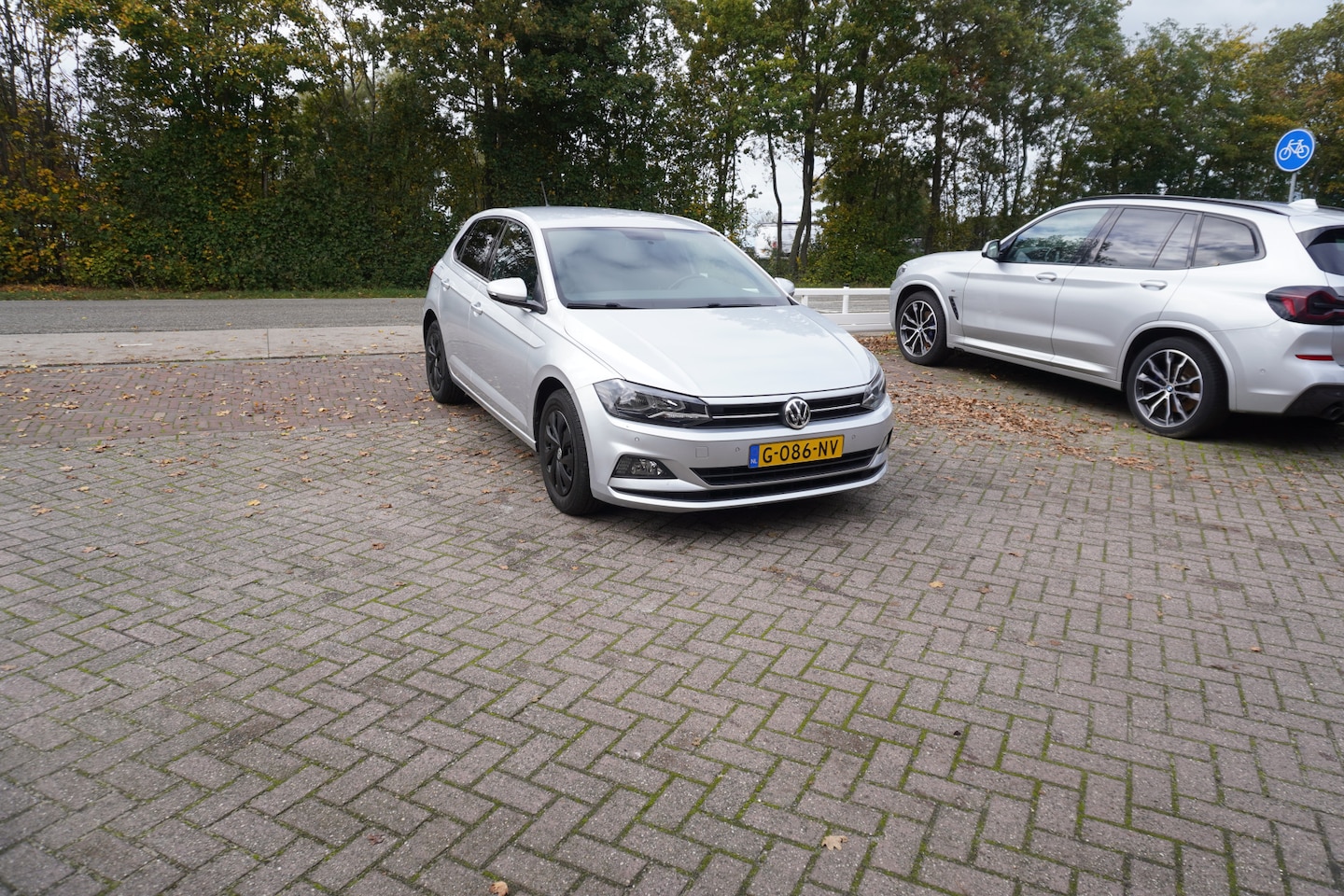 Volkswagen Polo - 1.0 TSI Comfortline CARPLAY ZWARTE HEMEL ADDAPTIVE CRUISE - AutoWereld.nl