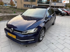 Volkswagen Golf - 1.6 TDI | PANO | Facelift | PDC | Keyless