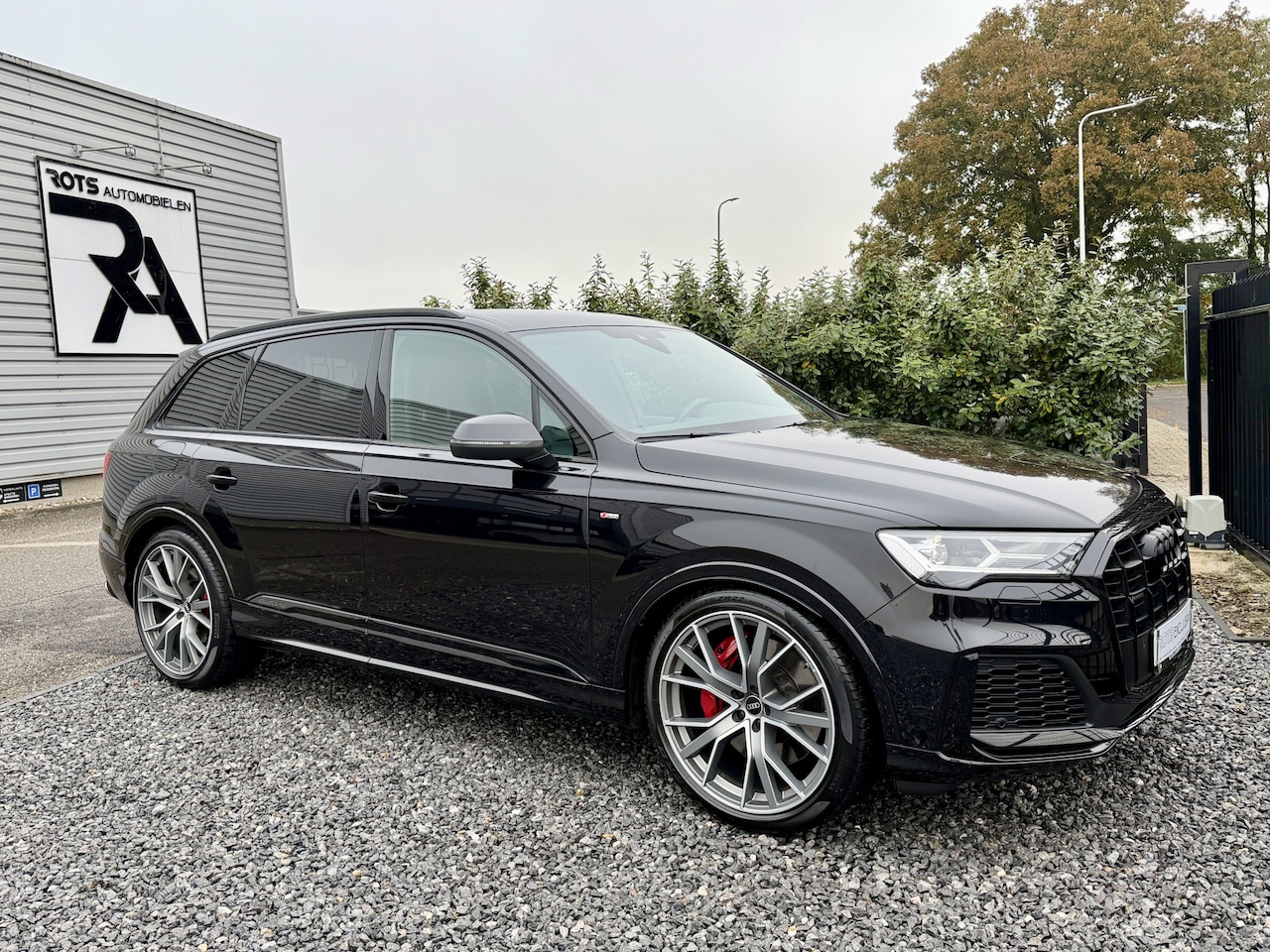Audi Q7 SQ7 - 55 TFSIe S-Line 2021 Luchtvering|Camera|Trekhaak|SQ7 Zwart - AutoWereld.nl