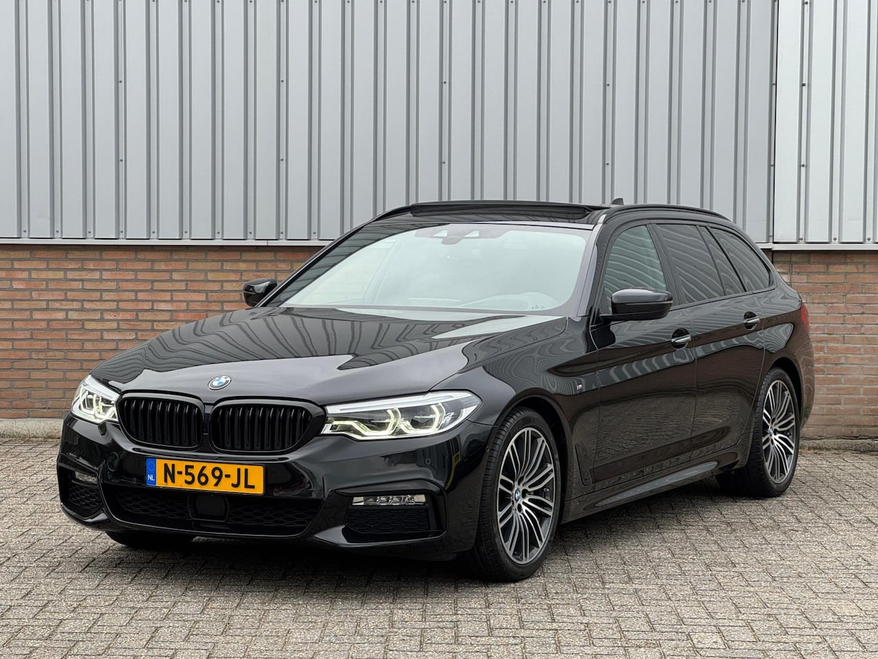 BMW 5-serie Touring - 530i xDrive High Executive M-Pakket/ Panorama - AutoWereld.nl