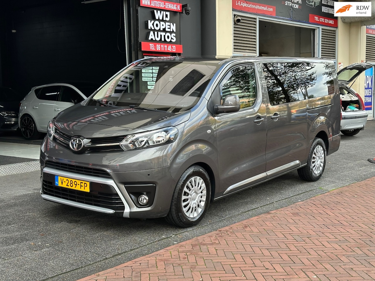 Toyota PROACE Long Worker - 2.0 D-4D Professional DC Aut Leer Clima - AutoWereld.nl