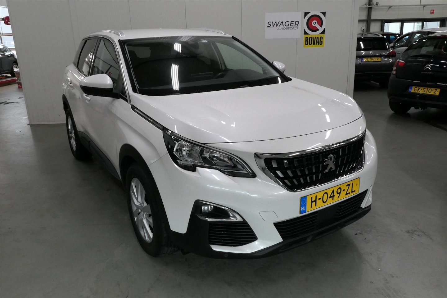 Peugeot 3008 - 1.2 PureTech 130pk Automaat Blue Lease Executive - AutoWereld.nl
