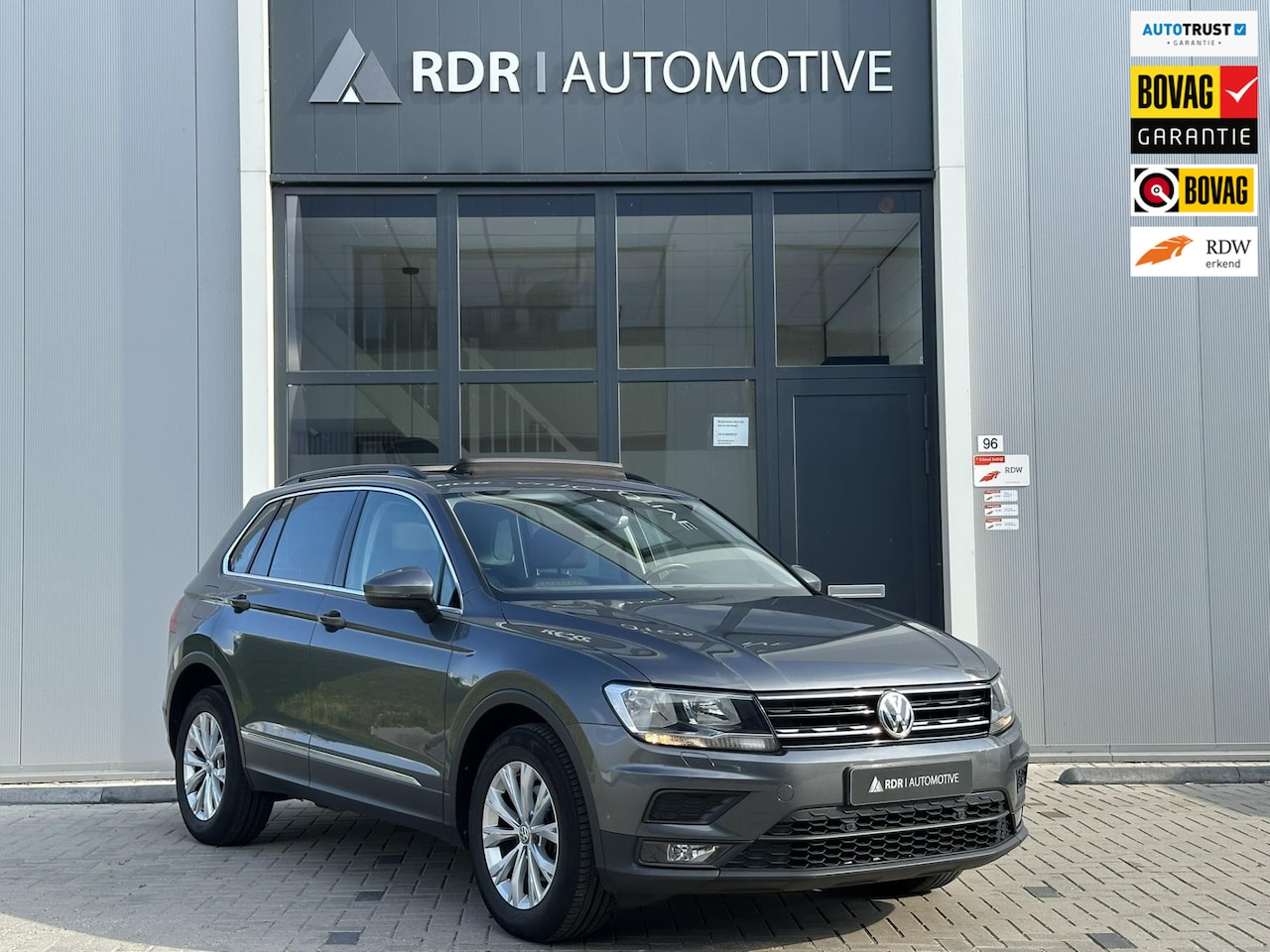 Volkswagen Tiguan - 1.4 TSI |4Motion| Comfortline Business | Pano |Trekhaak | - AutoWereld.nl