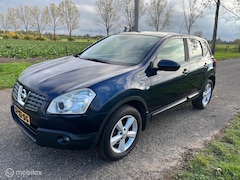 Nissan Qashqai - 2.0 Tekna Pack 4WD/ Clima / PDC / Pan.dak