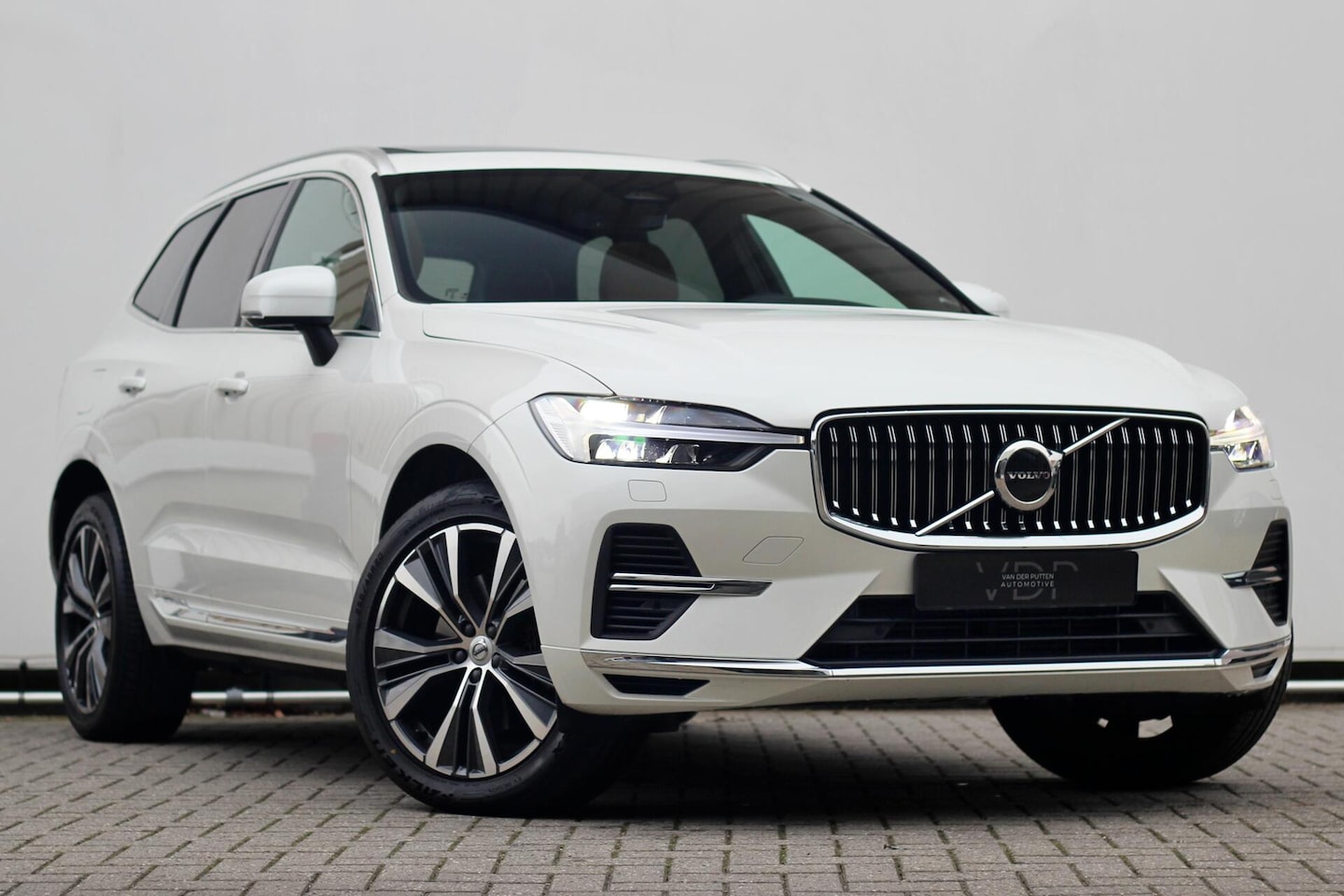 Volvo XC60 - T8 AWD Inscription Exclusive| Pano | H/K | ACC - AutoWereld.nl