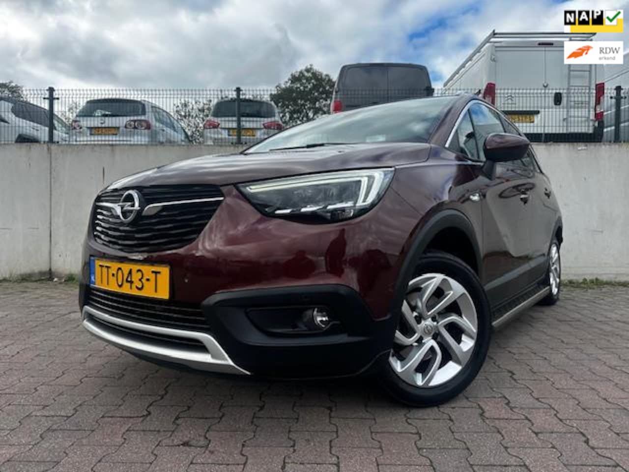 Opel Crossland X - 1.2 Turbo Online Edition/AUTOMAAT/CARPLAY/NAVI/CLIMA/CRUISE/34380 KM NAP/NL AUTO/1STE EIGE - AutoWereld.nl
