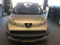 Peugeot 107 - 1.0-12V XR