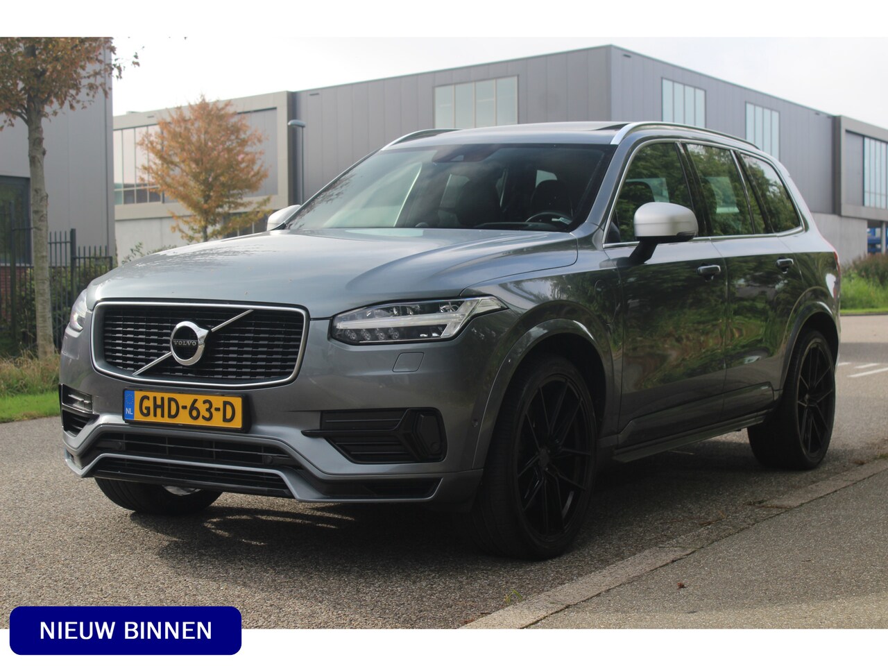 Volvo XC90 - 2.0 T8 Twin Engine AWD R-Design | Pano | B&W | Trekhaak | Luchtvering - AutoWereld.nl