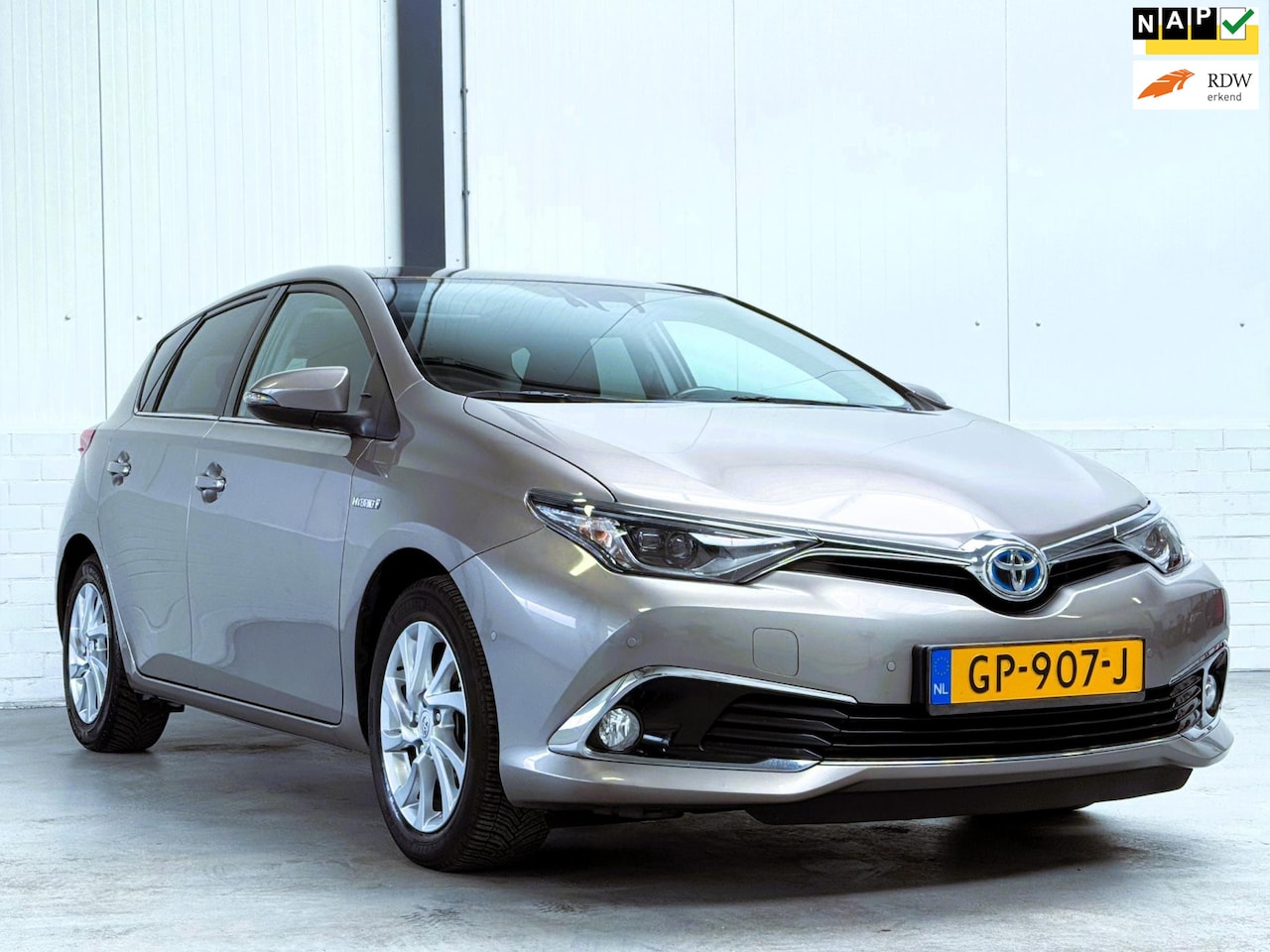 Toyota Auris - 1.8 Hybrid Lease Pro Pano|Camera|Dealer O.H. - AutoWereld.nl