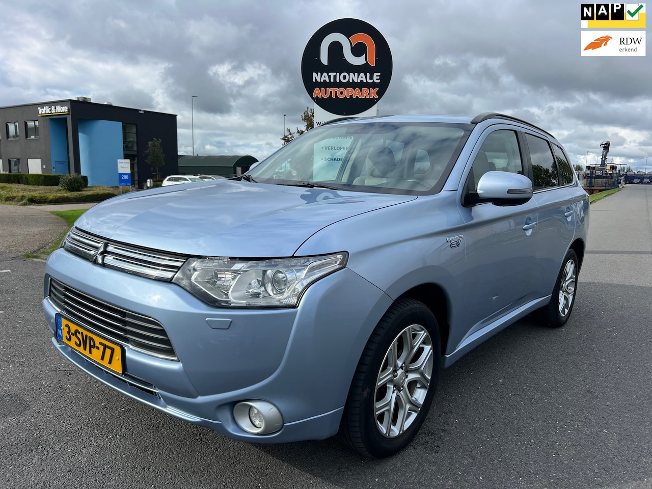 Mitsubishi Outlander - * 2.0 PHEV Instyle * AUTOMAAT * NAP * - AutoWereld.nl