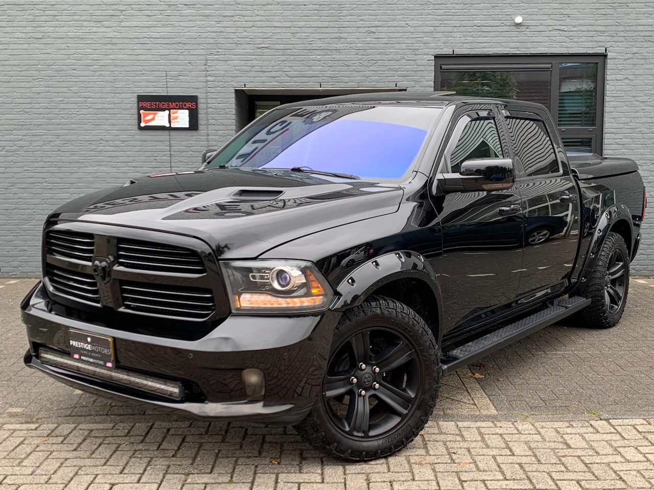 Dodge Ram 1500 - 5.7 V8 Hemi 401PK CrewCab LPG 4X4 Lage bijtelling! - AutoWereld.nl