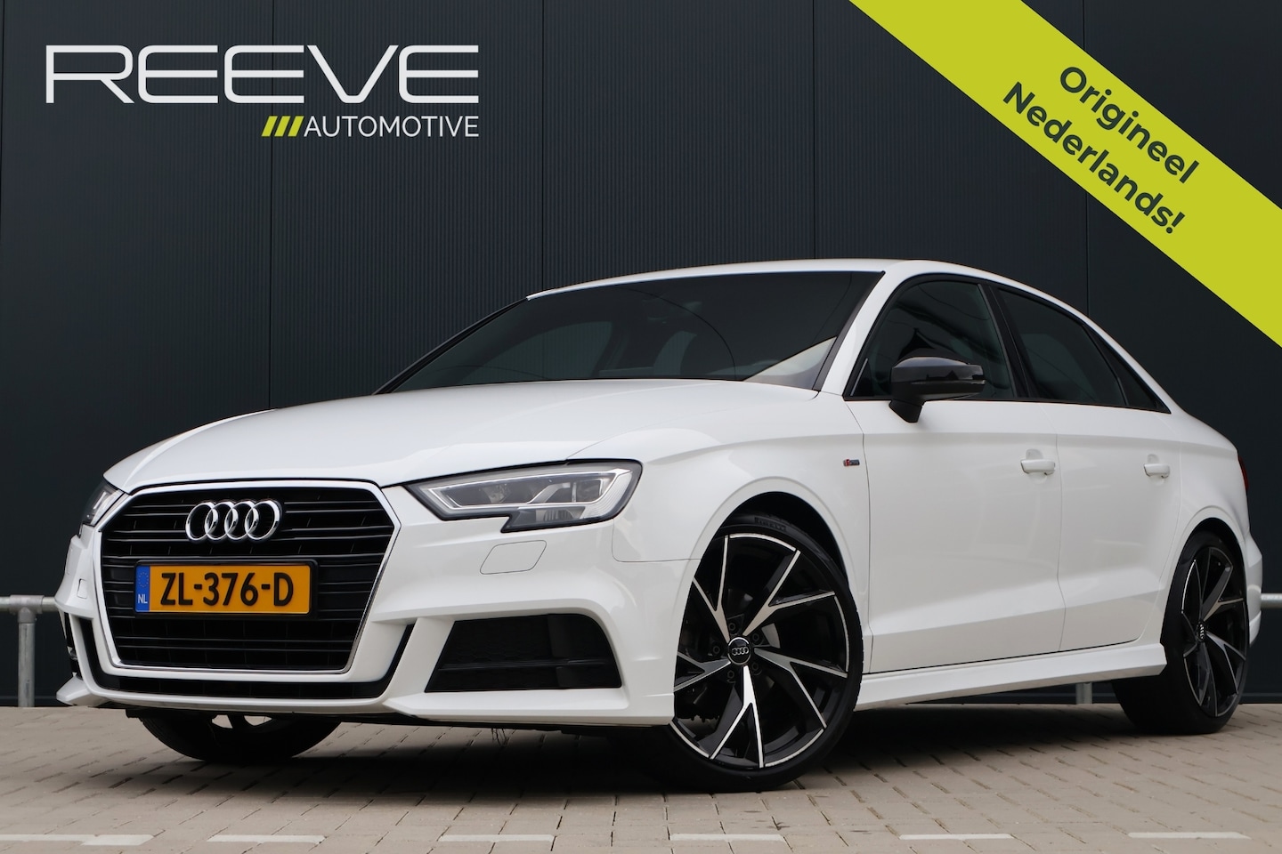 Audi A3 Limousine - 30 TFSI Sport S Line Edition | Sportstoelen | 19 Inch | Climate Control | NL auato! - AutoWereld.nl