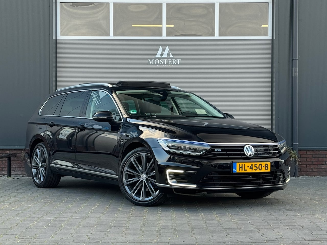 Volkswagen Passat Variant - 1.4 TSI/218 GTE Highline|2015|Pano|Adapive|Dynaudio|Trekhaak|Leder|Camera|Stoelverw.|19" L - AutoWereld.nl