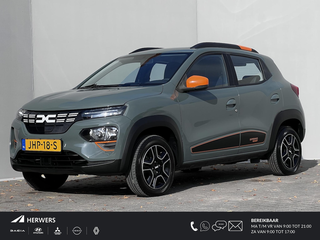 Dacia Spring - Expression 27 kWh Automaat / Dealer onderhouden / Navigatie / Apple CarPlay / Camera / Air - AutoWereld.nl