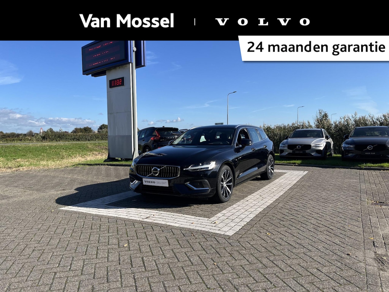 Volvo V60 - 2.0 T6 Plug-in hybrid AWD Essential Bright | Leder | Navigatie | Wegklapbare trekhaak | Cl - AutoWereld.nl