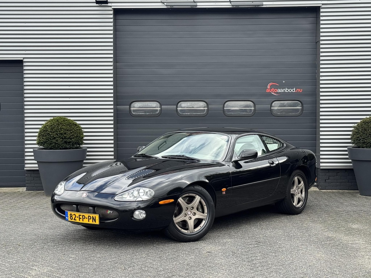 Jaguar XKR - 4.0 V8 Coupé UNIEK MOOI! | Lederen Bekleding | Lichtmetalen Velgen | Stoelverwarming | - AutoWereld.nl