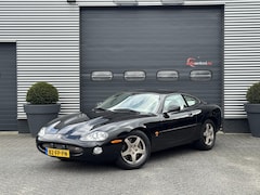 Jaguar XKR - 4.0 V8 Coupé UNIEK MOOI | Lederen Bekleding | Lichtmetalen Velgen | Stoelverwarming |