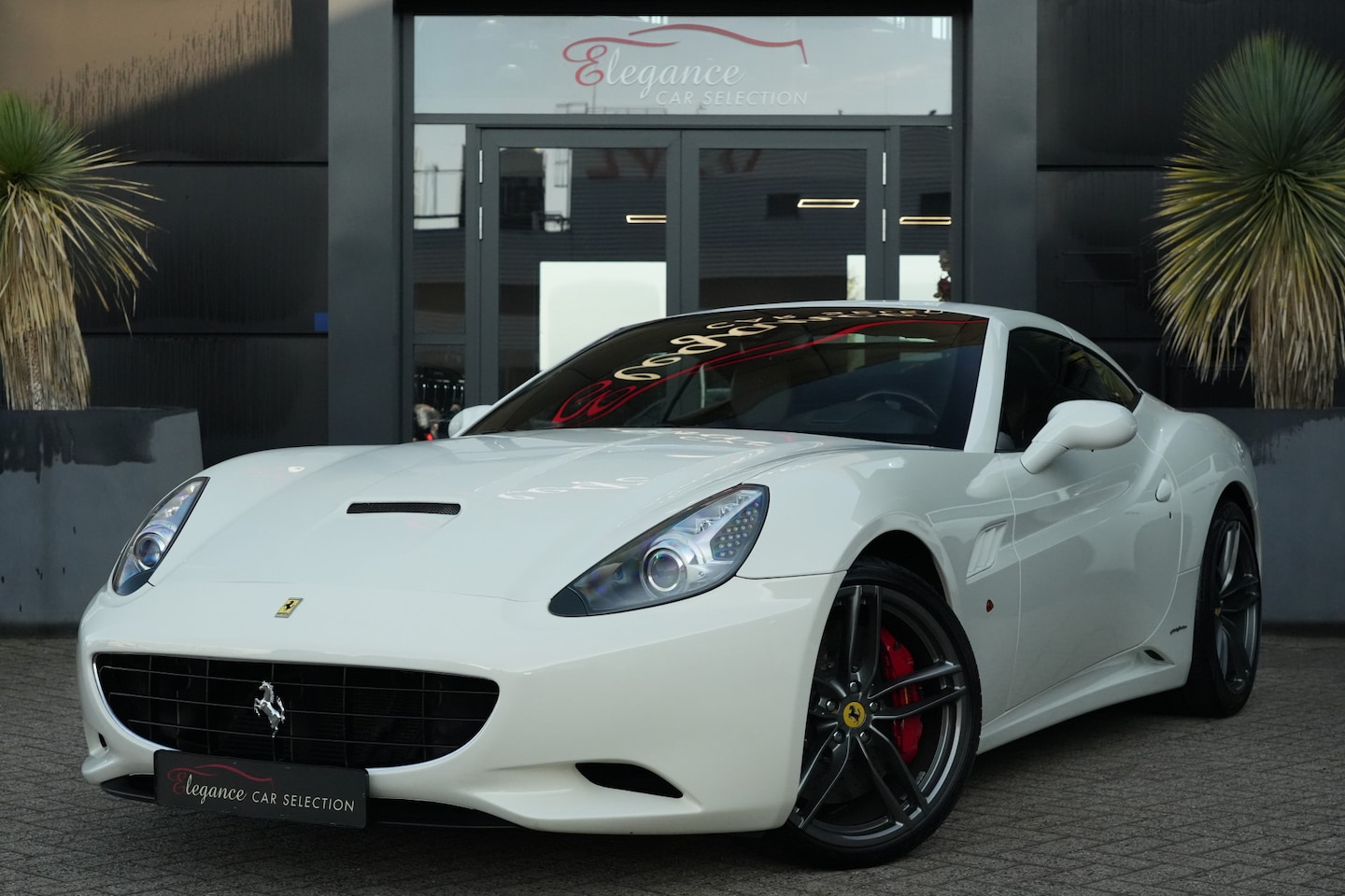 Ferrari California - 4.3 V8 460pk Stoelverwarming/Navigatie/Keramisch - AutoWereld.nl