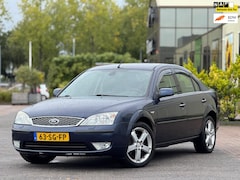 Ford Mondeo - 2.0-16V Platinum | Automaat | Climate control | Parkeersensoren | Trekhaak | Leder stoelen