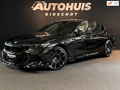 BMW 5-serie - 520i High Executive Edition M Stuurverwarming/ Laser/ 21"/ Glazendak/ Memoryseats/ 360Came