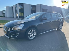 Volvo V60 - 2.0 D3 Kinetic BJ 2011 AIRCO Trekhaak
