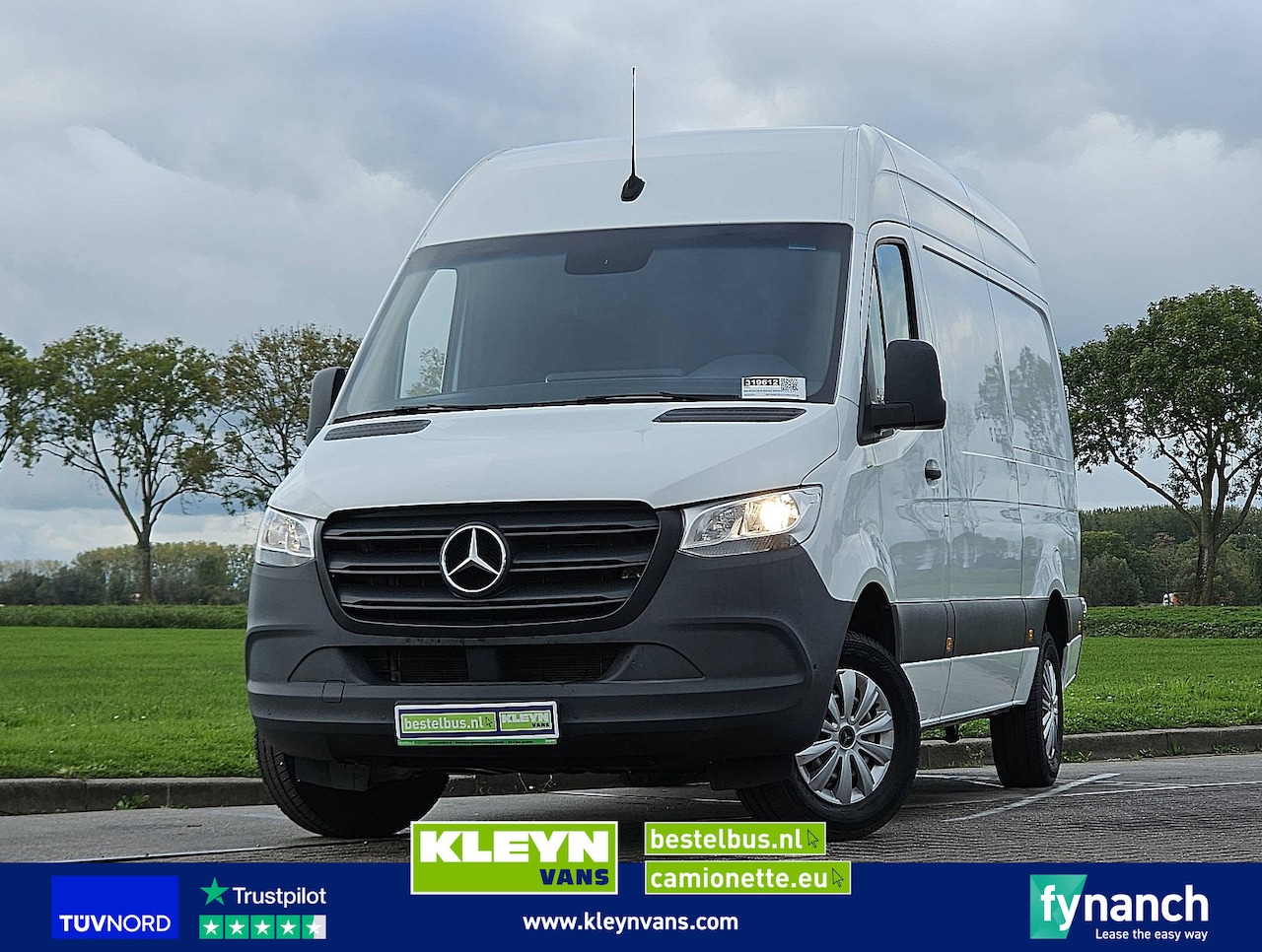 Mercedes-Benz Sprinter - 317 L2H2 Mbux Trekhaak ! - AutoWereld.nl