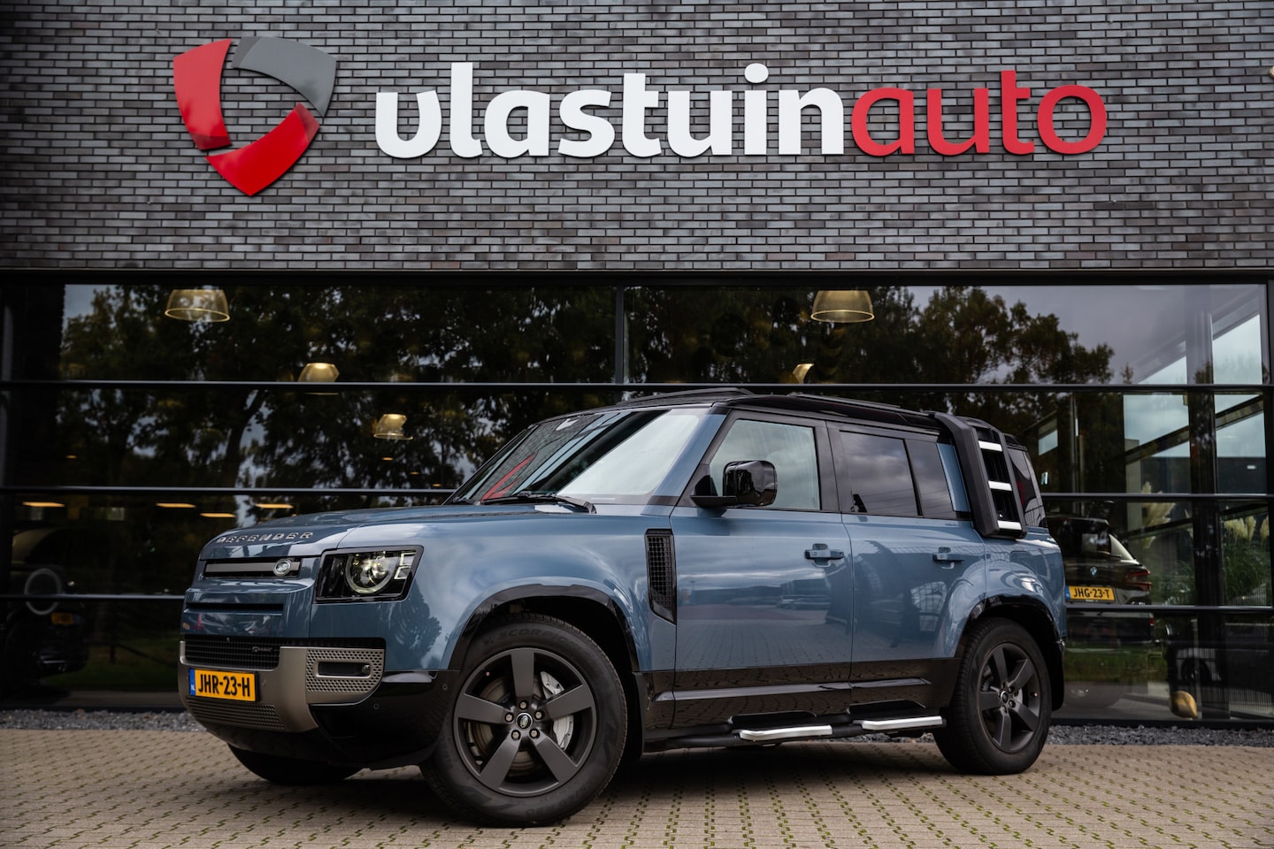 Land Rover Defender 110 - 2.0 P400e 110 HSE 2.0 P400e 110 HSE , Panoramadak, Trekhaak, 3Dcamera, - AutoWereld.nl