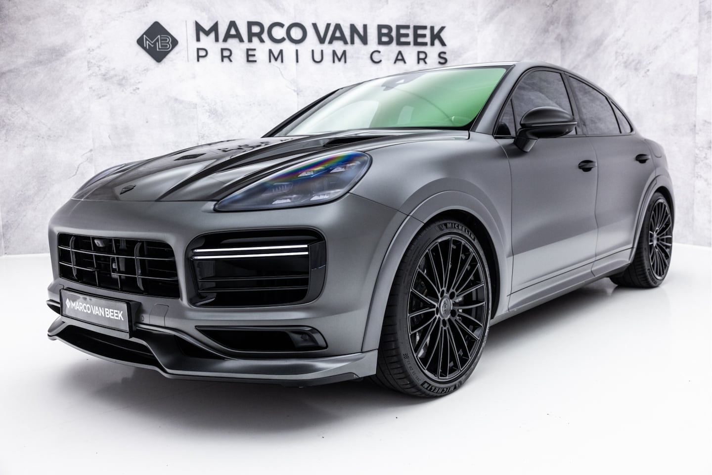 Porsche Cayenne Coupé - 4.0 Turbo S E-Hybrid | Techart | Mat PPF | Keramisch | Burmester - AutoWereld.nl