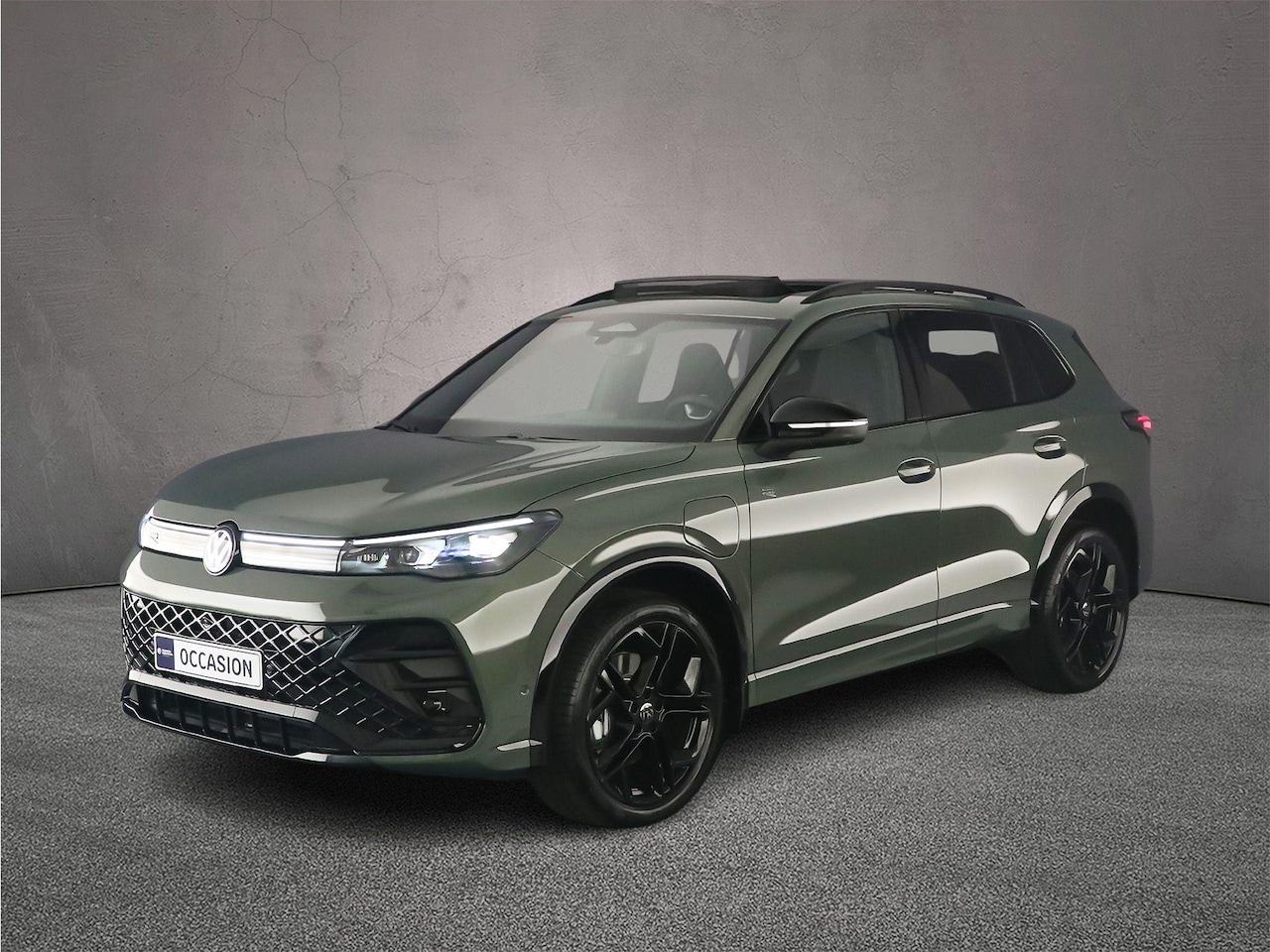 Volkswagen Tiguan - 1.5 eHybrid R-Line Edition 272pk DSG Automaat, Panoramadak, Trekhaak, Stoelverwarming, Bla - AutoWereld.nl