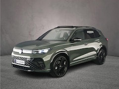 Volkswagen Tiguan - 1.5 eHybrid R-Line Edition 272pk DSG Automaat, Panoramadak, Trekhaak, Stoelverwarming, Bla
