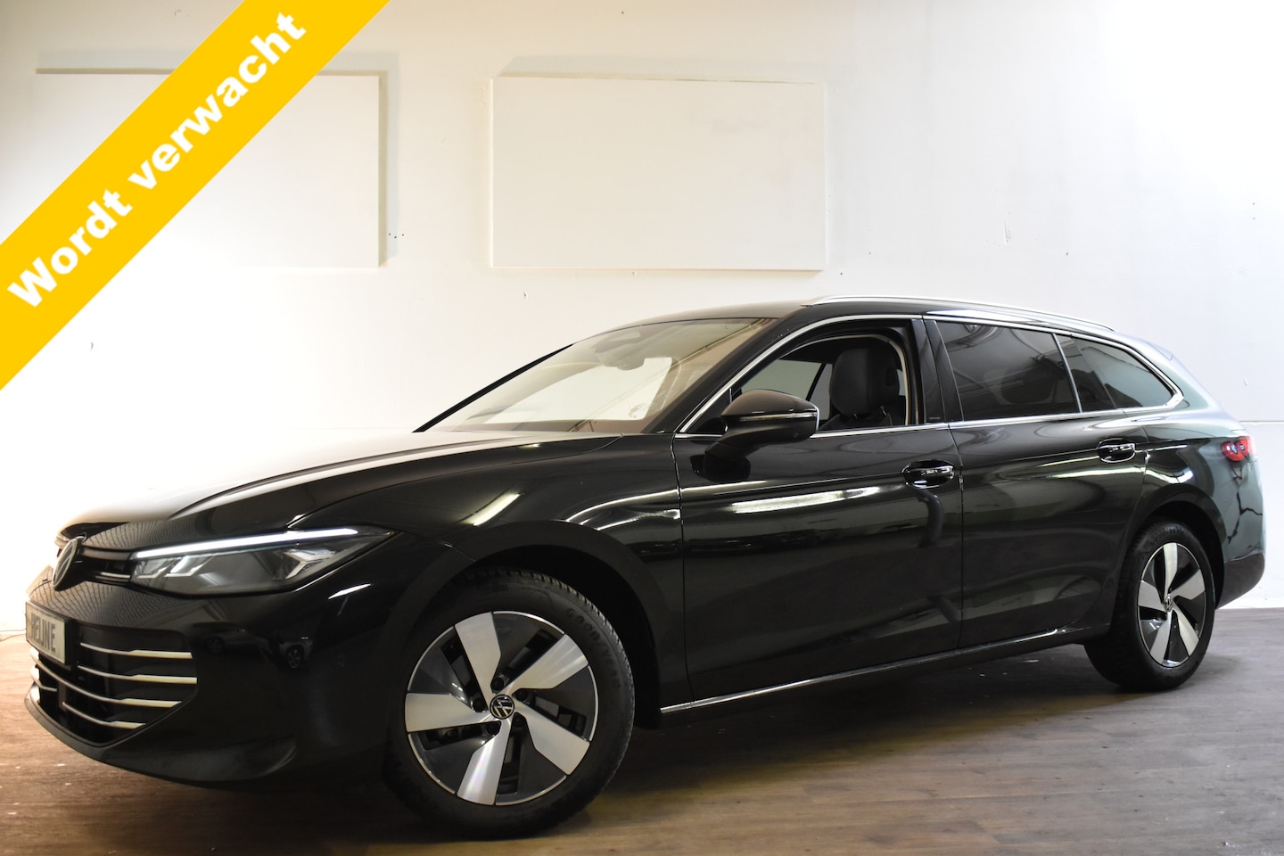 Volkswagen Passat Variant - 1.5 eTSI 150PK DSG BUSINESS 360-CAMERA/ALCANTARA/TREKHAAK - AutoWereld.nl