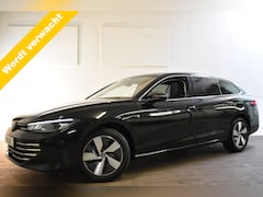 Volkswagen Passat Variant - 1.5 eTSI 150PK DSG BUSINESS 360-CAMERA/ALCANTARA/TREKHAAK