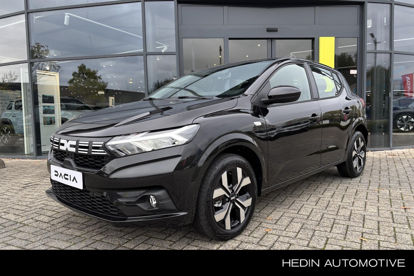Dacia Sandero - 1.0 TCe 90 Journey | Navigatie | Parkeersensoren voor + achter | Achteruitrijcamera | Dode - AutoWereld.nl