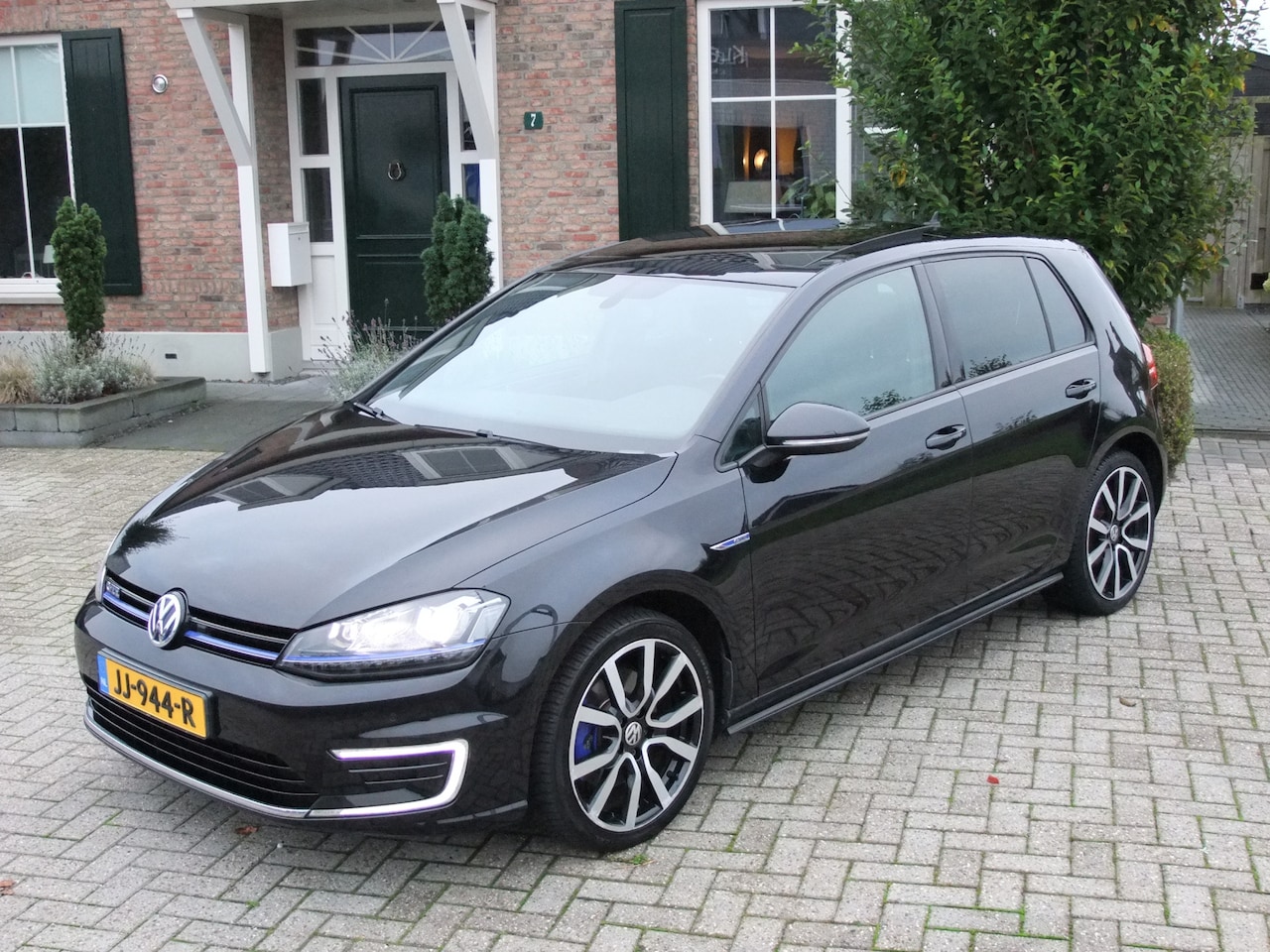 Volkswagen Golf - 1.4 TSI GTE 1.4 TSI GTE , Schuifdak , Led verlichting , Pdc V+A , Carplay , enz. - AutoWereld.nl
