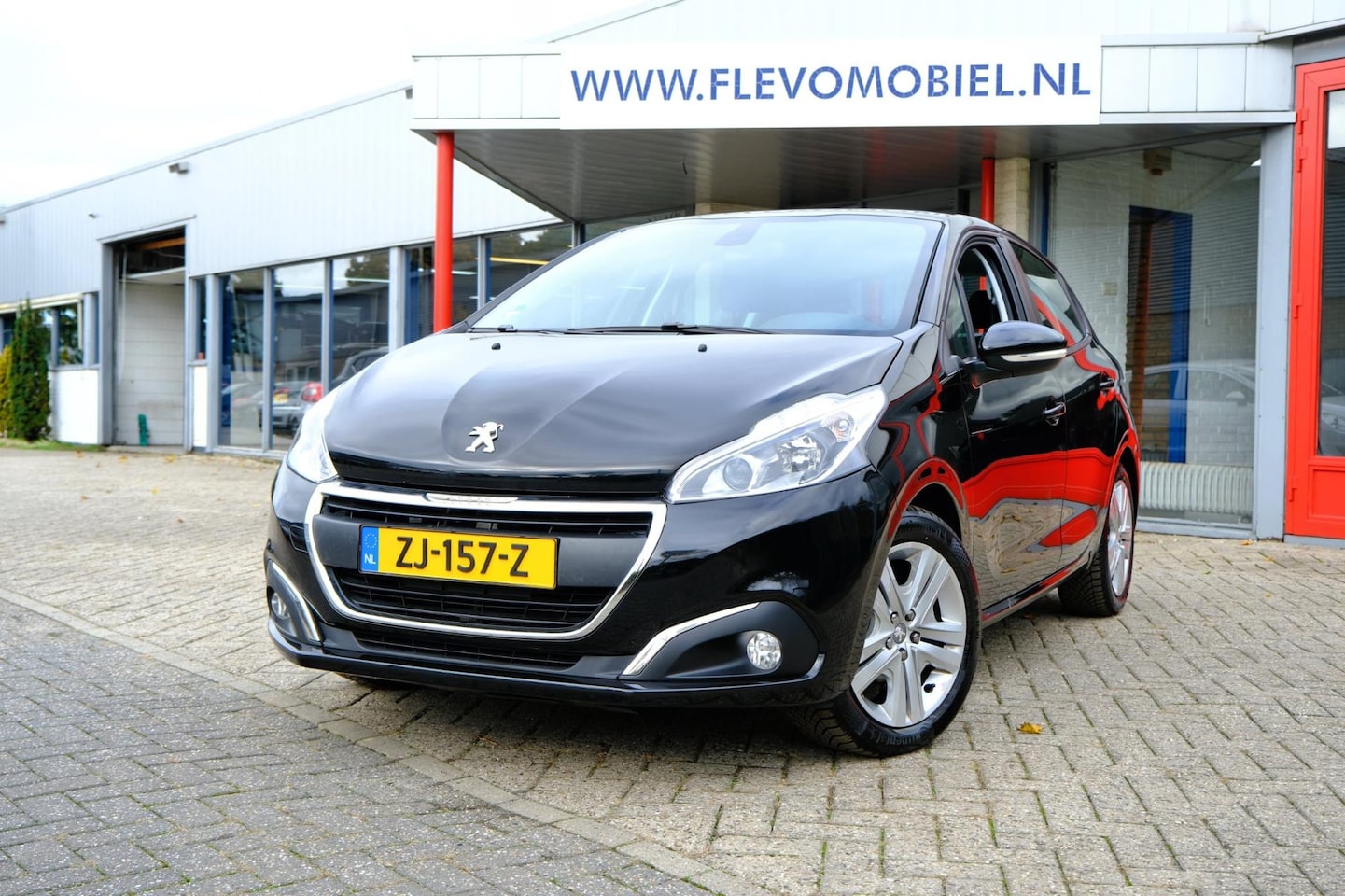 Peugeot 208 - 1.2 PureTech Allure 5-drs Navi|Airco|Cruise - AutoWereld.nl