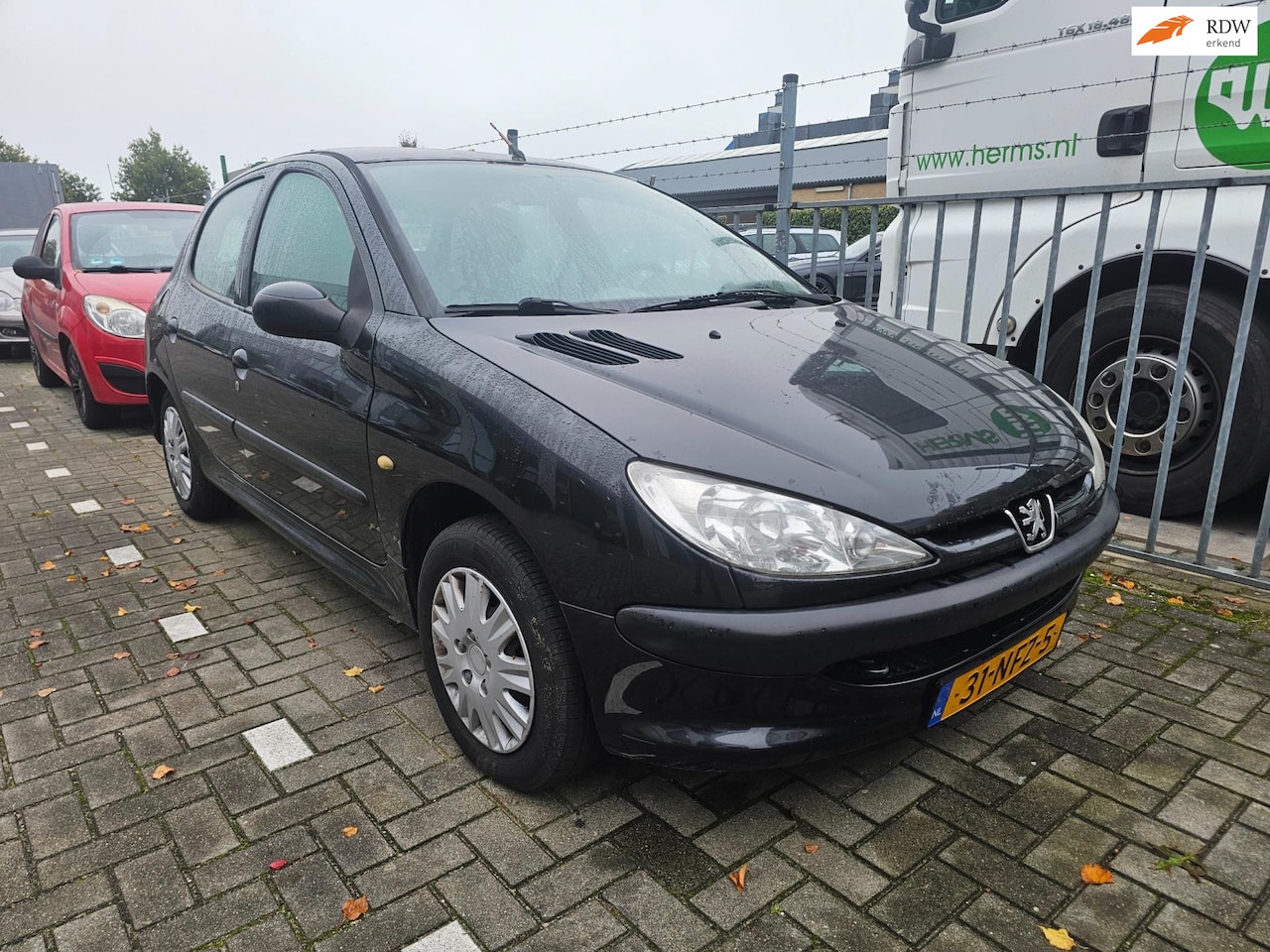 Peugeot 206 - 1.4 X-Design 5-deurs *apk:10-2026* - AutoWereld.nl