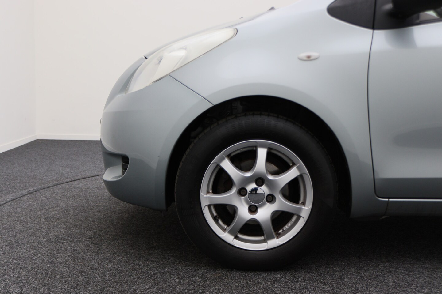 Toyota Yaris - 1.3 VVT-i Terra 1.3 VVTi Terra - AutoWereld.nl