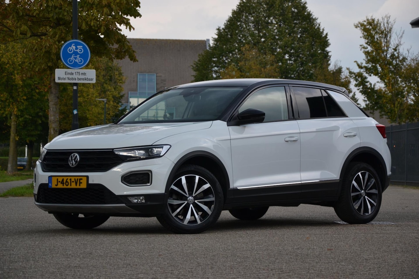 Volkswagen T-Roc - 1.0 TSI Style Virtual cockpit , Adaptive cruise ! - AutoWereld.nl