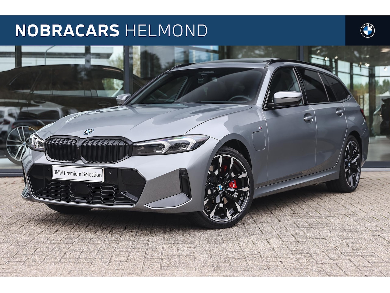 BMW 3-serie Touring - 330e High Executive M Sport Automaat / Panoramadak / Trekhaak / Sportstoelen / Comfort Acc - AutoWereld.nl